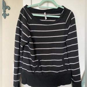 Warm large striped start with center pockets